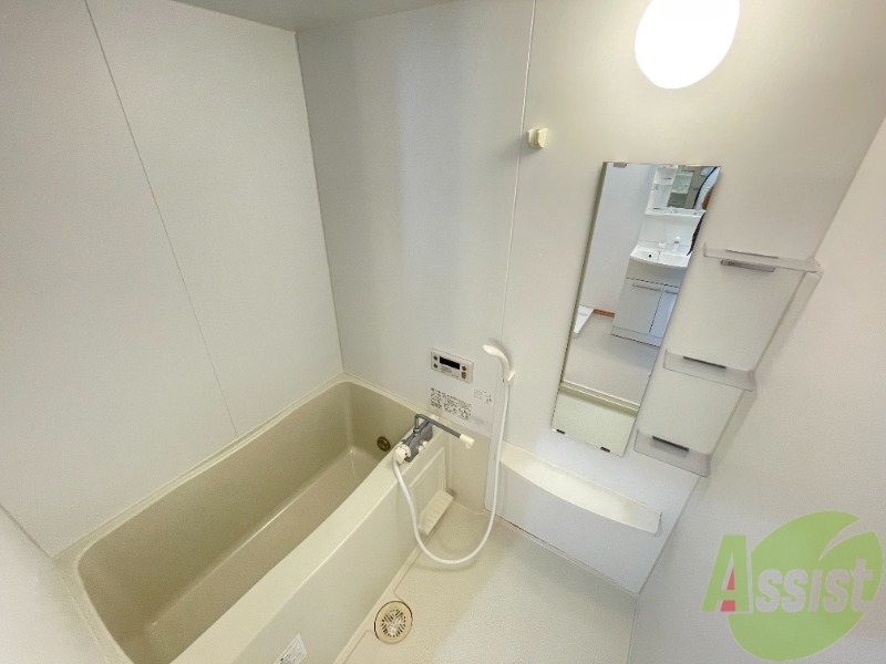 バス・シャワールーム　１人暮らしにはピッタリのサイズ感ですね！