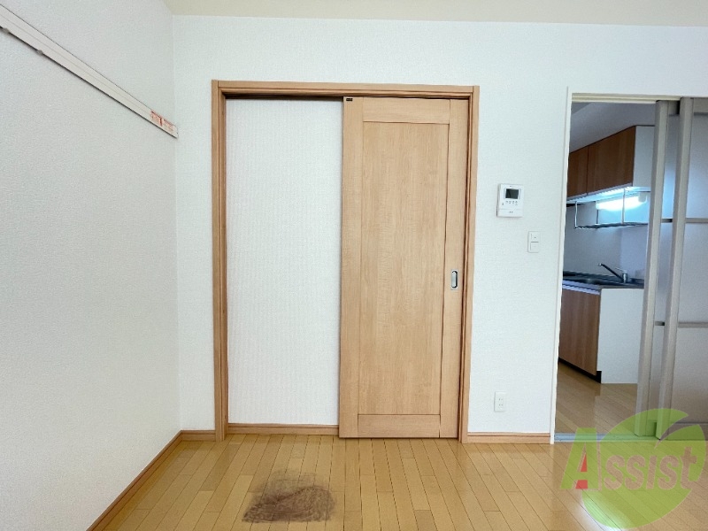 収納　収納はこちらのクローゼットをお使いください