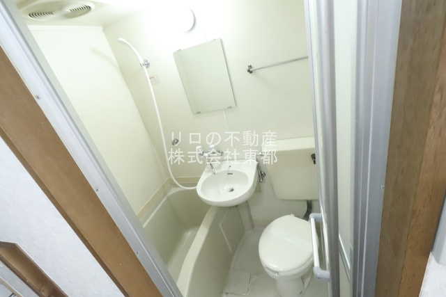 バス・シャワールーム　お掃除がしやすい３点ユニットバスです☆