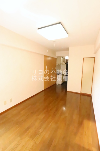 その他部屋・スペース　明るい色合いのフローリング（♪）優しい雰囲気の室内です☆