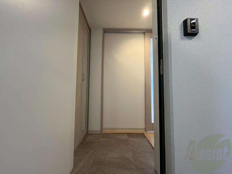 玄関　玄関の様子です。明るい印象ですね。気分もあがりそう。