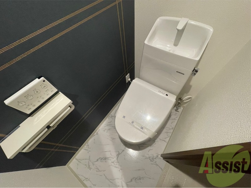 トイレ　シャワートイレになっているので快適です！