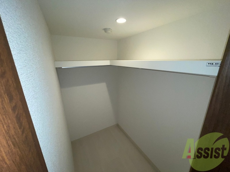収納　クローゼットは奥行きもあり、荷物が多い方でも安心です。