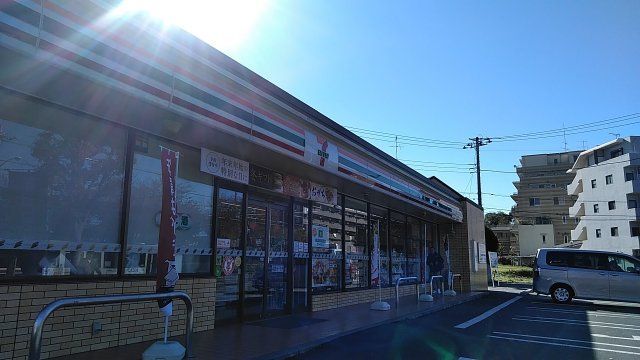 コンビニ　セブン-イレブン多摩和田店（コンビニ）まで910m