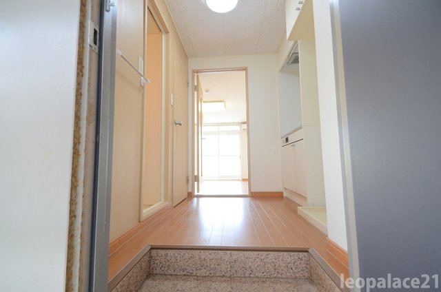 玄関　設備・使用は号室により異なる為、現況を優先致します。