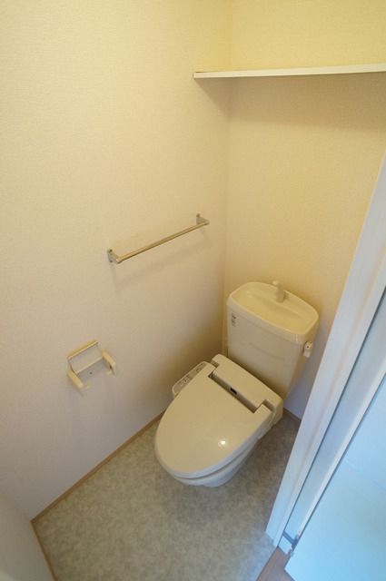 トイレ　他号室。参考写真