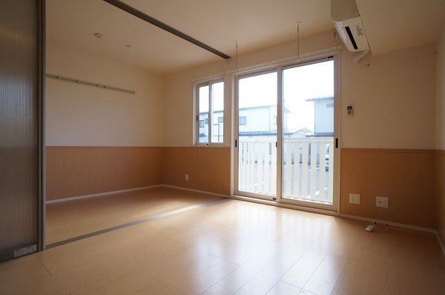 居室・リビング　他号室。参考写真