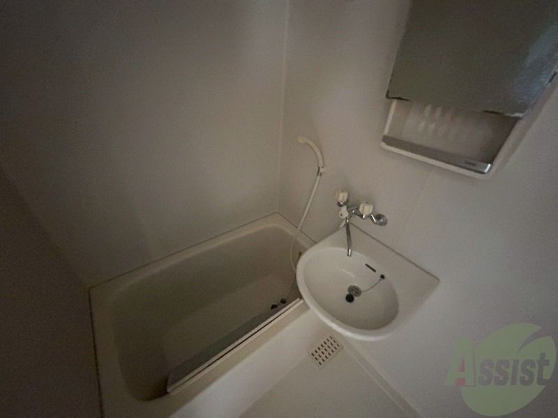 バス・シャワールーム　落ち着きのある浴室です。１日の疲れを癒してもらいましょう。