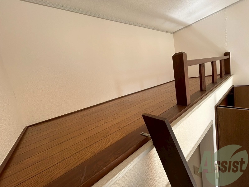 その他部屋・スペース　寝具を置いて寝ることも出来そうなスペースです。