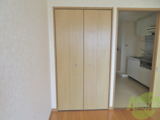 収納　収納は高さがあるので大きな荷物があっても安心ですね。