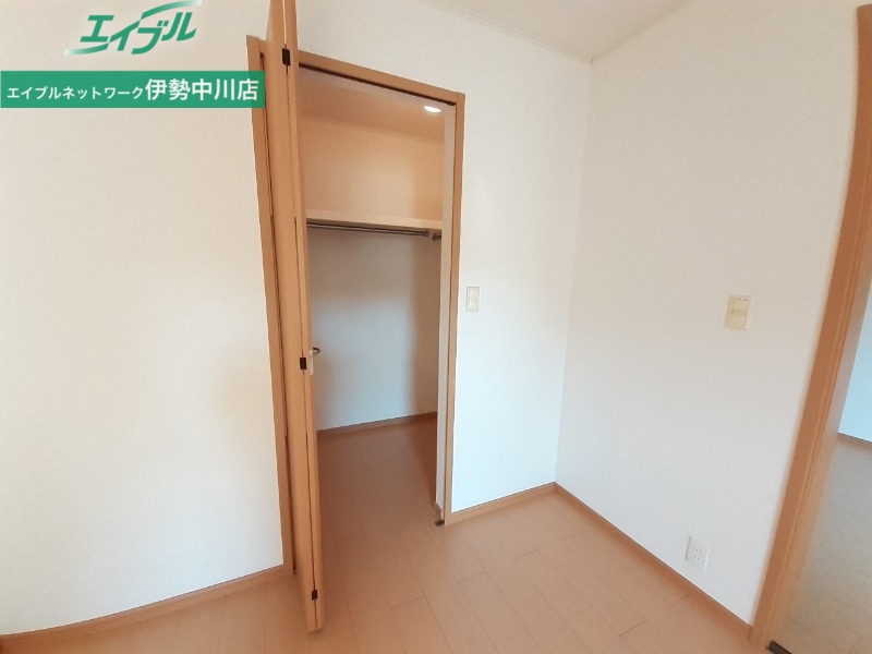 収納　同型参考写真