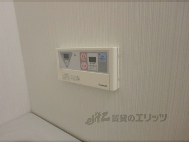 その他設備　給湯器リモコン