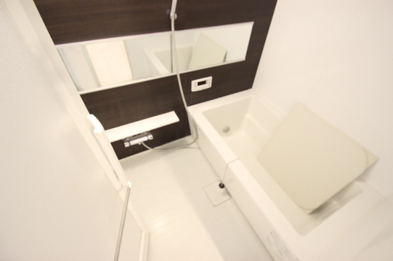 バス・シャワールーム　※別部屋の写真です