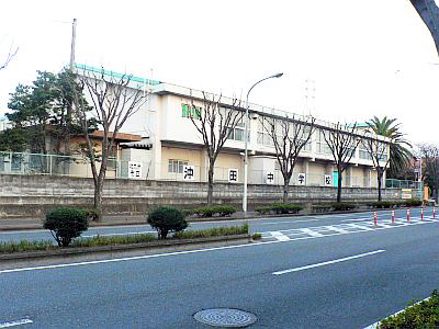 中学校　沖田中学校（中学校）まで419m
