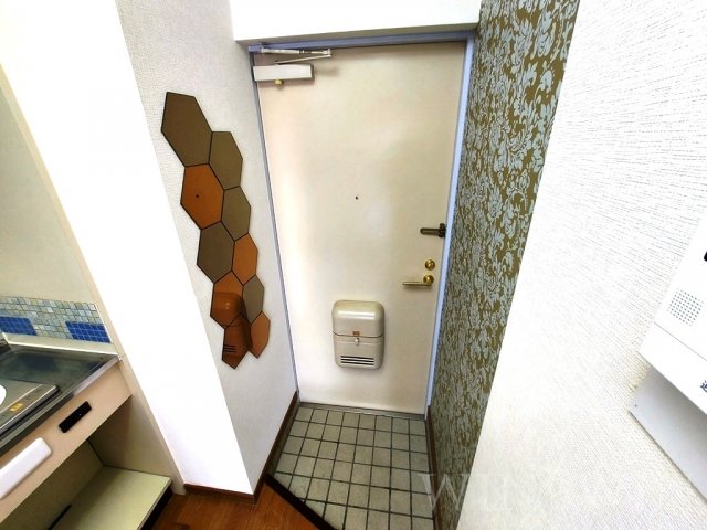 玄関　イメージ（同建物内別部屋の写真です）