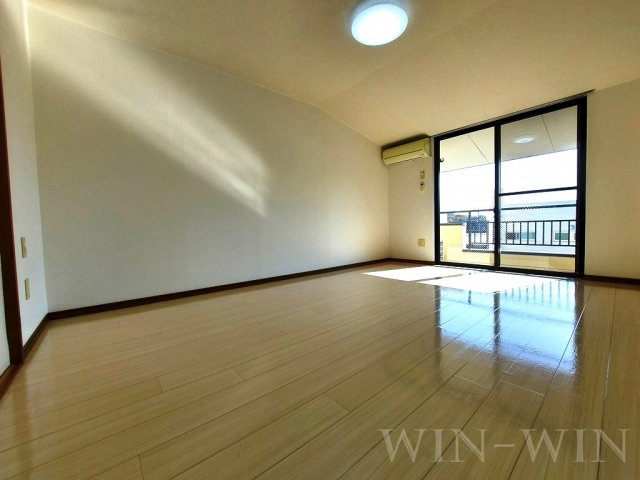 居室・リビング　イメージ（同建物内別部屋の写真です）