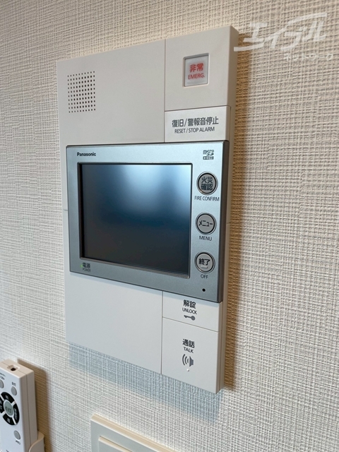 セキュリティ　モニター付きインターホンです。