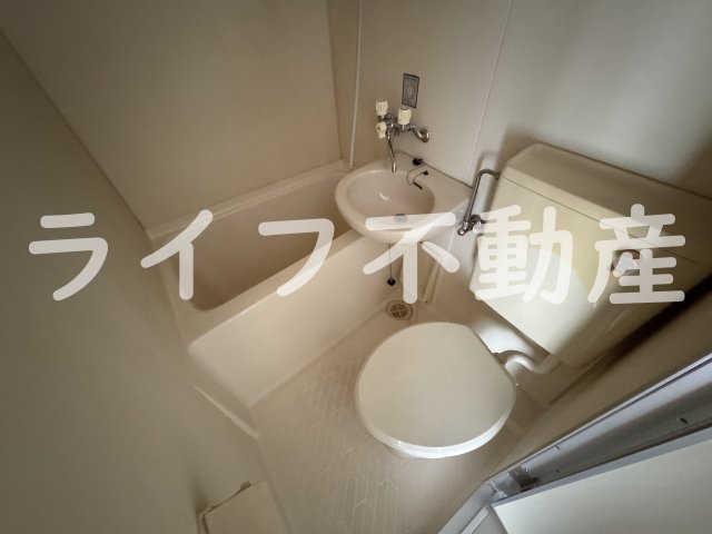 バス・シャワールーム　落ち着いた空間のお風呂です