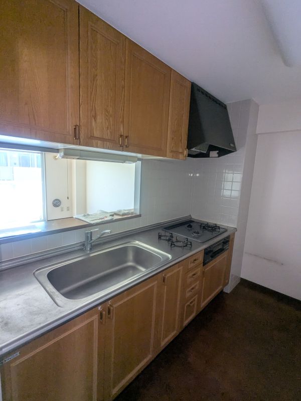 キッチン　クリーニング前の状態です