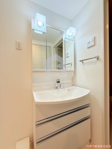 洗面設備　同マンション別部屋　参考写真