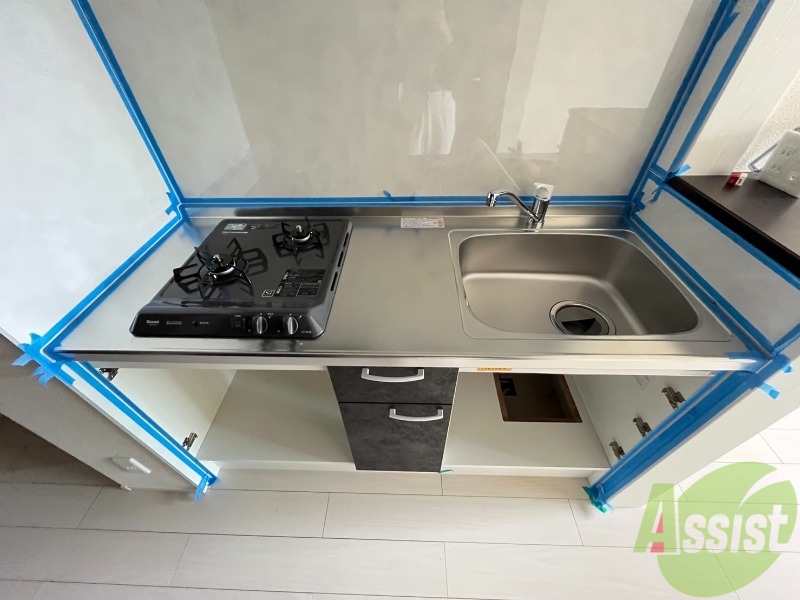 キッチン　キッチンは作業台もあり広めなので使いやすそうですね。