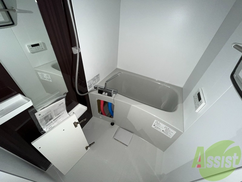 バス・シャワールーム　浴室は狭すぎず、シャワーも浴びやすそうです