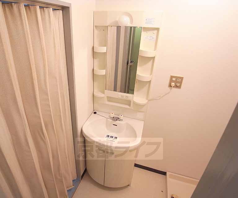 洗面設備　独立洗面台です。