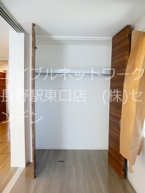 収納　写真は102号室（参考）