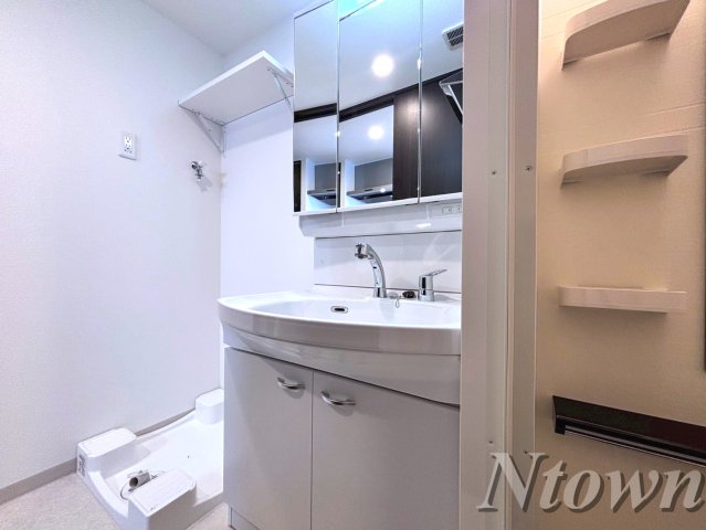 洗面設備　独立洗面化粧台付き