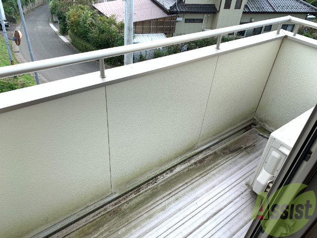 バルコニー　お天気のいい日はバルコニーで洗濯物も干せますよ。