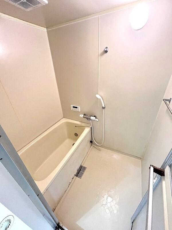 バス・シャワールーム　日々の疲れを癒すお風呂付です