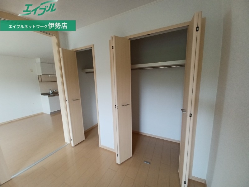 収納　同型参考写真
