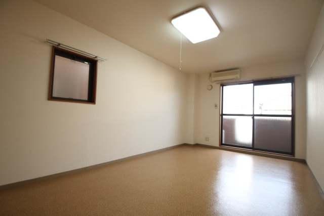 居室・リビング　※別室のお写真です