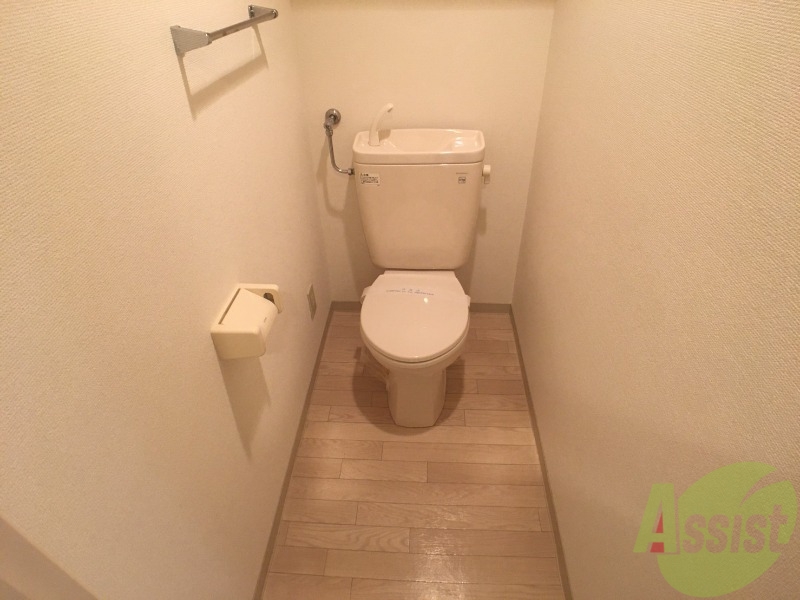 トイレ　こちらはトイレです。清潔感があり、安心して使用できます。