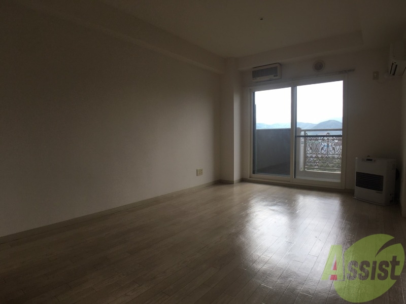 居室・リビング　広くてキレイなお部屋が広がっていて、充実した生活が送れそう。