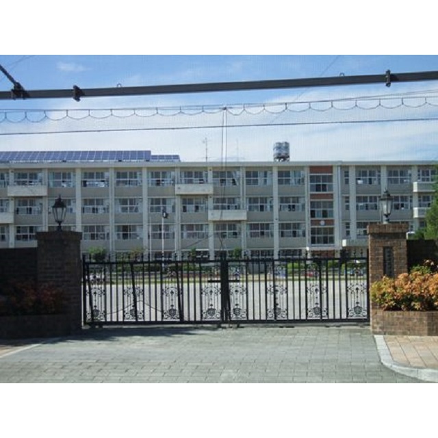 小学校　華陽小学校　　１９（小学校）まで650m