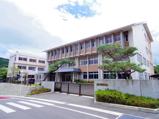 中学校　小山中学校（中学校）まで3684m
