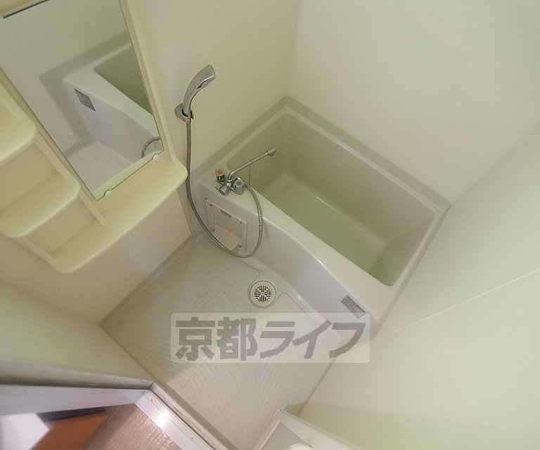 バス・シャワールーム　ゆったりセパレートの浴室、浴室乾燥機付です。