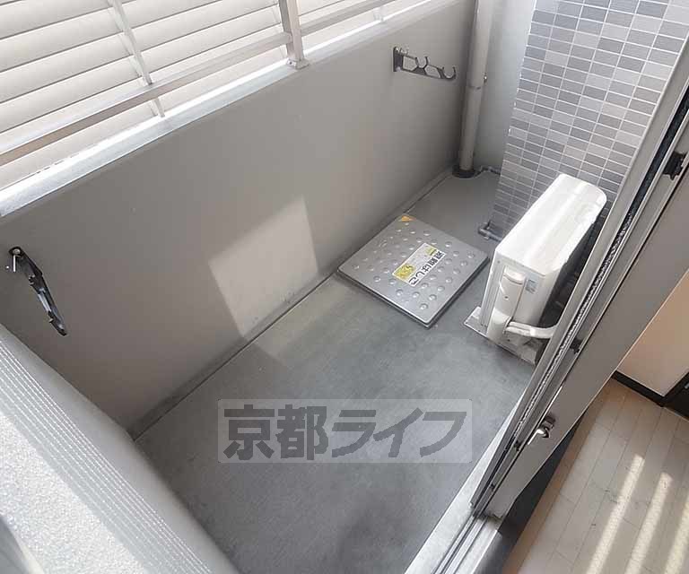 バルコニー　日当たりの良いバルコニーです。