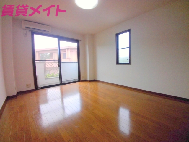 居室・リビング　同型参考写真