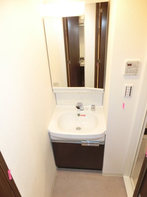 洗面設備　同物件別号室の写真です。