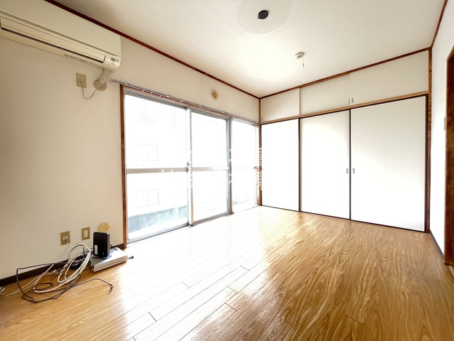 その他部屋・スペース　窓から暖かな日差しが入ります♪