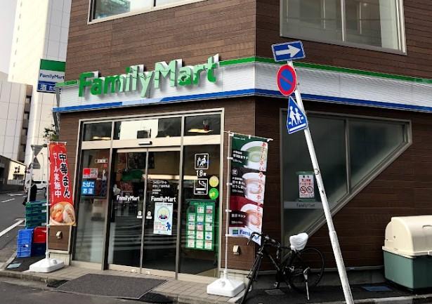 コンビニ　ファミリーマート 渋谷二丁目中央店（コンビニ）まで134m