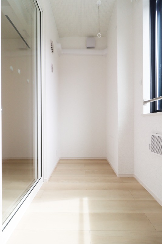 バルコニー　図面と現状に相違がある場合には現状を優先