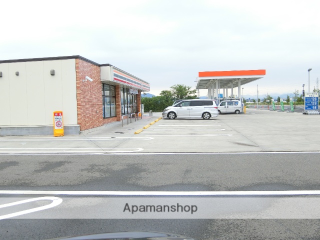 コンビニ　セブンイレブン（コンビニ）まで1492m