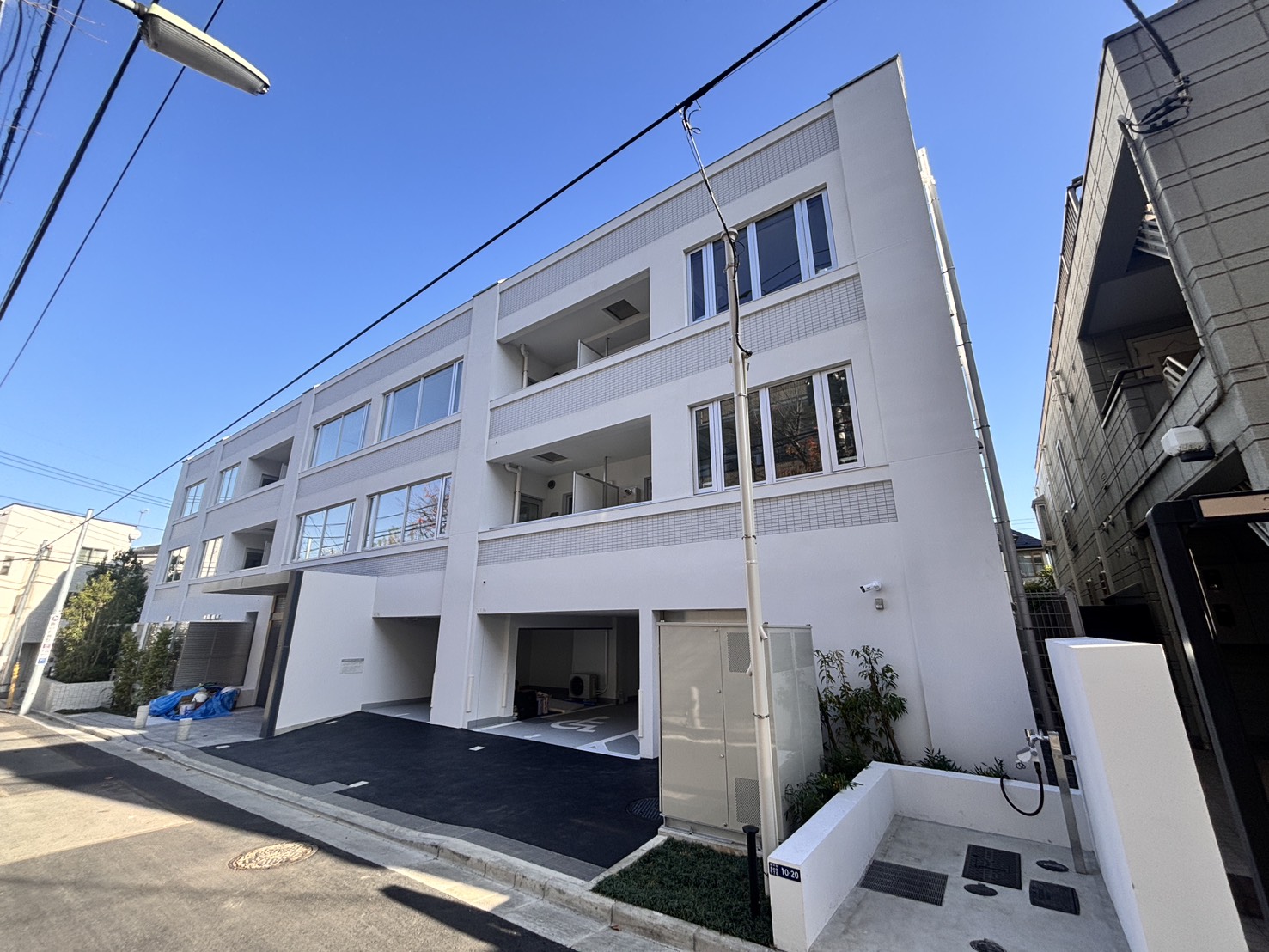 建物外観　2025年11月完成の5階建・新築マンション☆