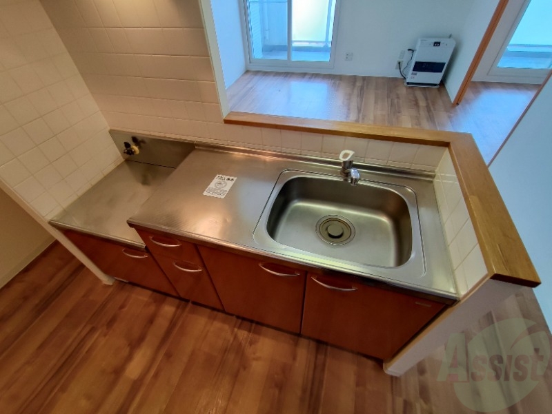 キッチン　キッチンです。ご自身でコンロを設置していただけます。