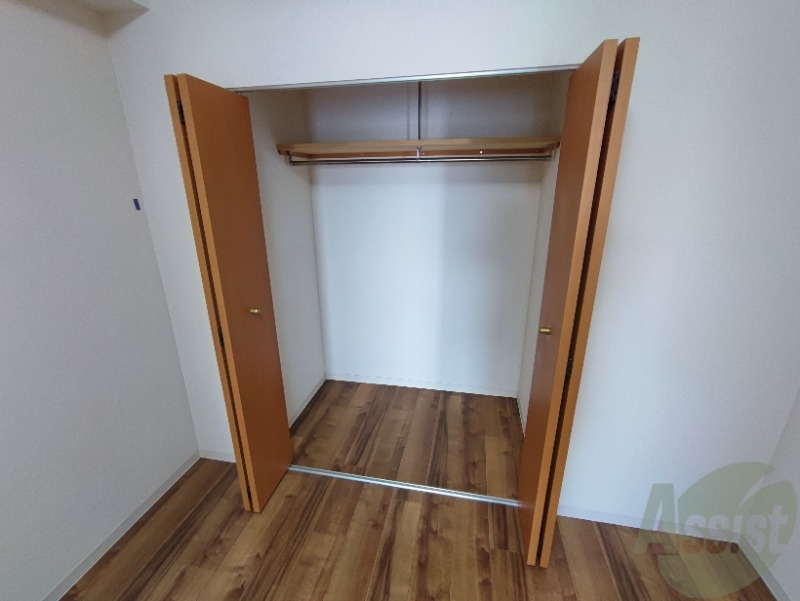 収納　寝室の収納です。部屋がすっきり片付きます。