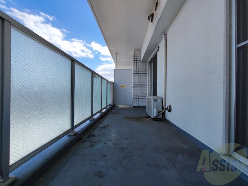 バルコニー　バルコニーです。天気の良い日には外干しができます！