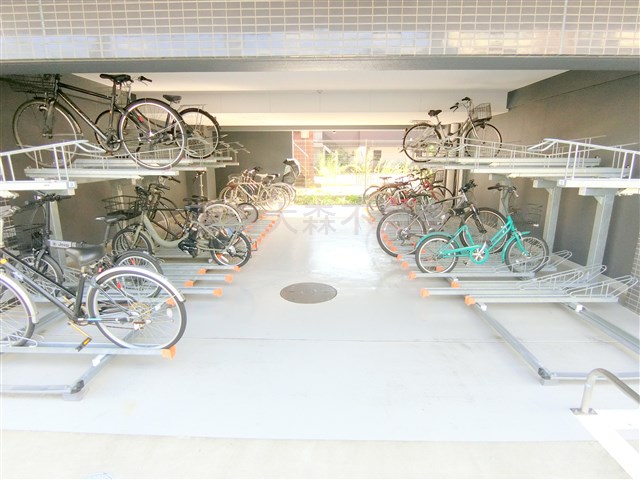 その他共有部分　屋根付き駐輪場